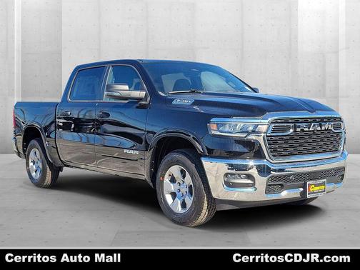 Diamond Black Crystal Pearlcoat 2026 RAM 1500 Big Horn/Lone Star