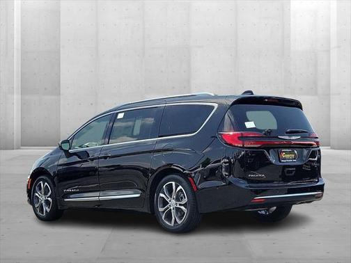 2025 Chrysler Pacifica L