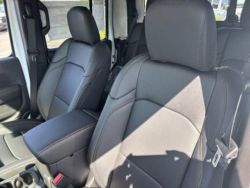 2025 Jeep Gladiator Big Bear