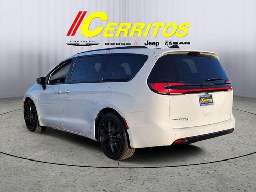 2026 Chrysler Pacifica L