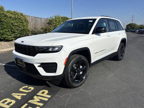 2025 Jeep Grand Cherokee Altitude