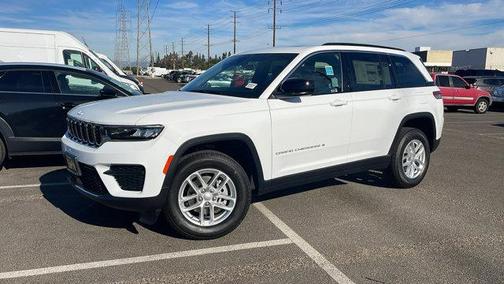 2025 Jeep Grand Cherokee Laredo
