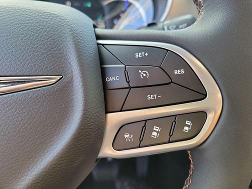 2025 Chrysler Pacifica L