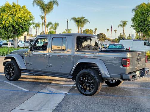 Sting-Gray Clearcoat 2023 Jeep Gladiator High Altitude 4x4