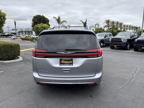 2021 Chrysler Pacifica Touring L