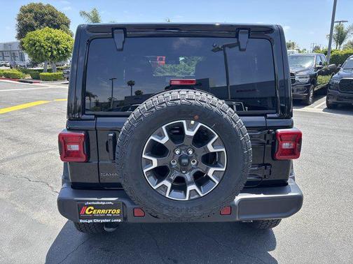 2025 Jeep Wrangler 4-Door Sahara 4x4