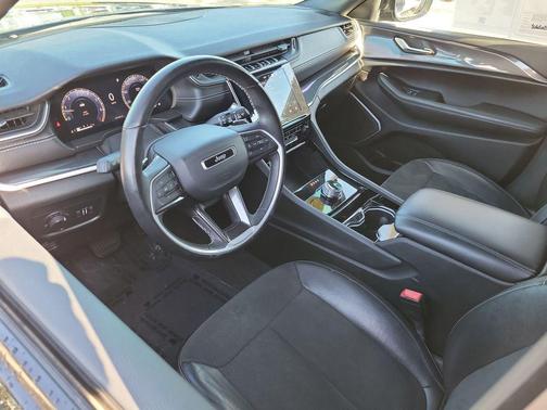 2022 Jeep Grand Cherokee L Altitude