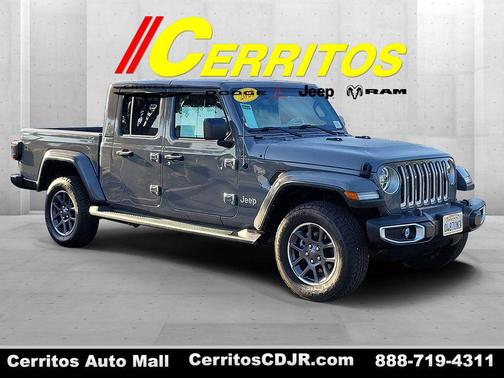 2022 Jeep Gladiator Overland
