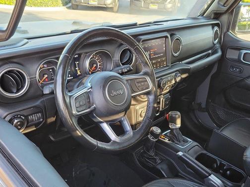 2022 Jeep Gladiator Overland