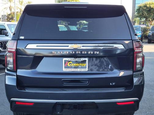 2023 Chevrolet Suburban LT