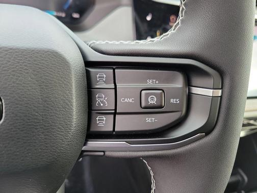 Bright White Clearcoat 2026 Jeep Cherokee Limited