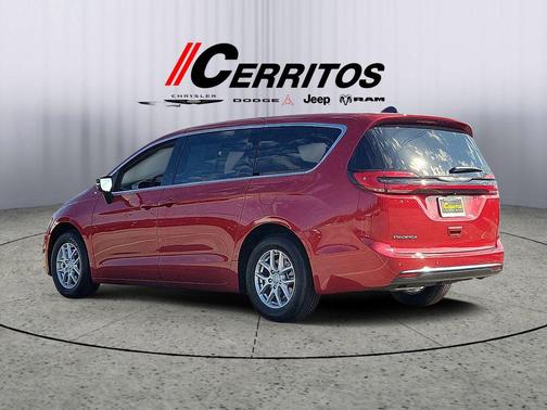 Red Hot Pearlcoat 2026 Chrysler Pacifica L