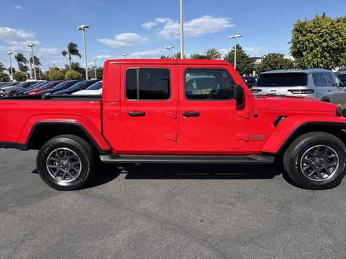 2022 Jeep Gladiator Overland