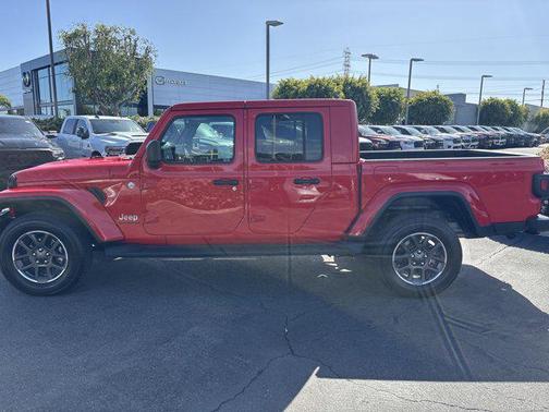 2022 Jeep Gladiator Overland