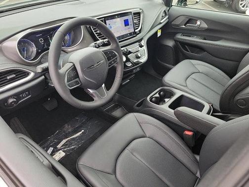 2025 Chrysler Pacifica L