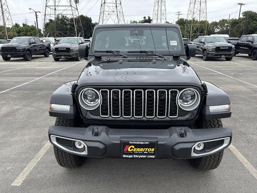 2025 Jeep Wrangler 4-Door Sahara 4x4