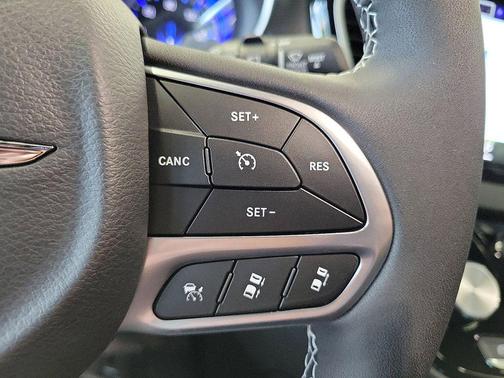 2025 Chrysler Voyager LX