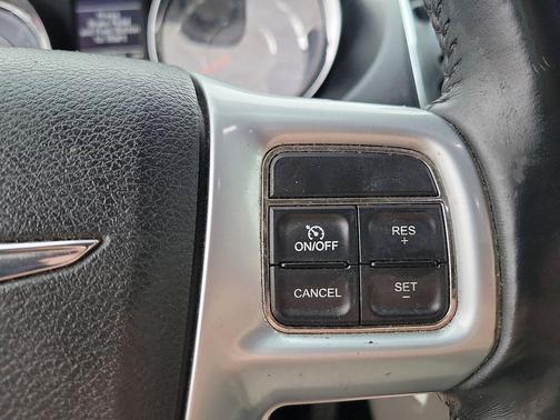 2013 Chrysler Town & Country Touring-L