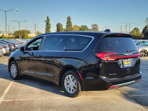 2026 Chrysler Pacifica L