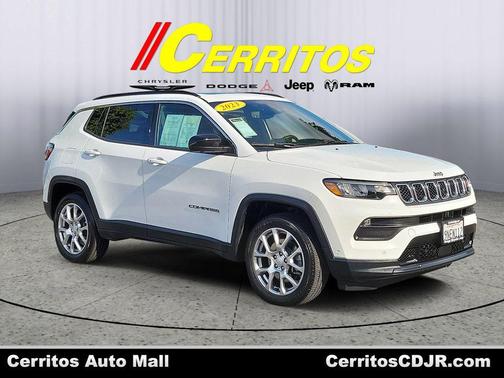 2023 Jeep Compass Latitude Lux