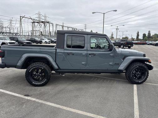 2025 Jeep Gladiator Willys
