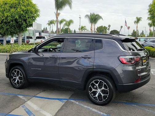 Baltic Gray Metallic Clearcoat 2024 Jeep Compass Limited