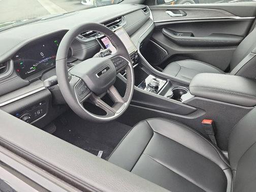 2025 Jeep Grand Cherokee 4xe Base
