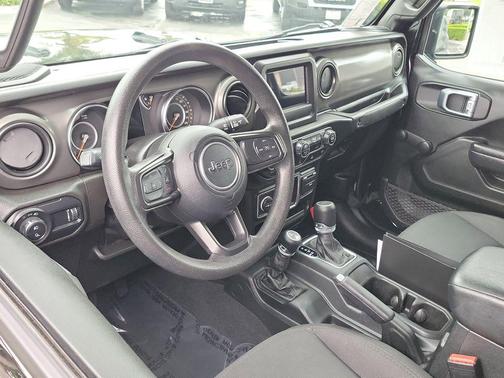 2023 Jeep Gladiator Sport