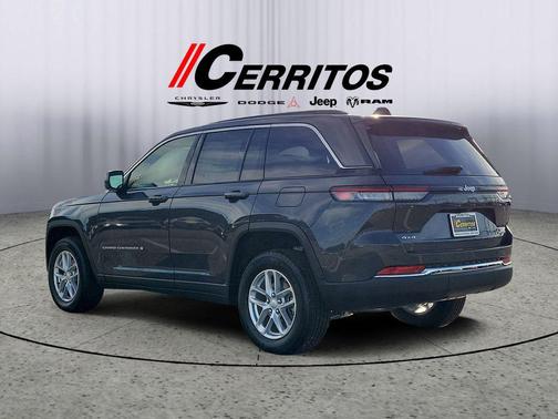 Baltic Gray Metallic Clearcoat 2026 Jeep Grand Cherokee Altitude