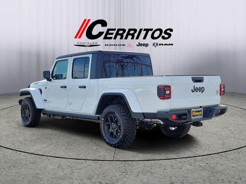 Bright White Clearcoat 2026 Jeep Gladiator Willys 4x4