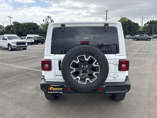 2025 Jeep Wrangler 4-Door Sahara 4x4
