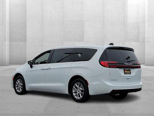 2025 Chrysler Pacifica L