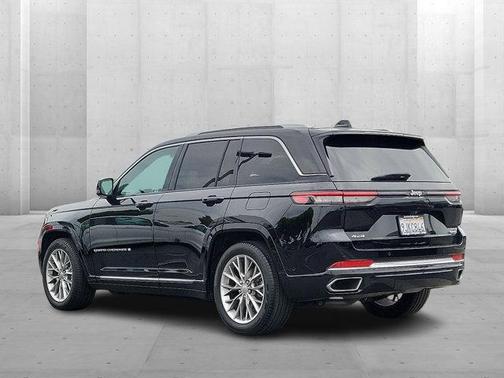 2023 Jeep Grand Cherokee Summit