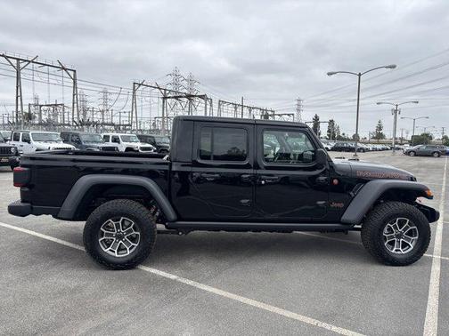 2025 Jeep Gladiator Mojave