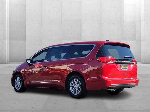 2026 Chrysler Voyager LX