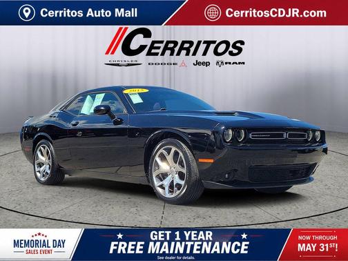 Pitch Black Clearcoat 2015 Dodge Challenger SXT Plus