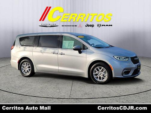Silver Mist Clearcoat 2023 Chrysler Pacifica Touring L