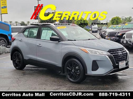 2022 Nissan Kicks SV