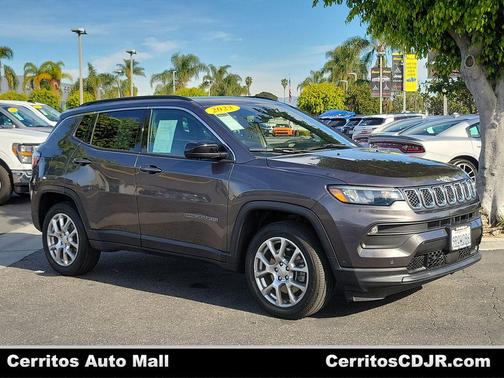 2023 Jeep Compass Latitude Lux
