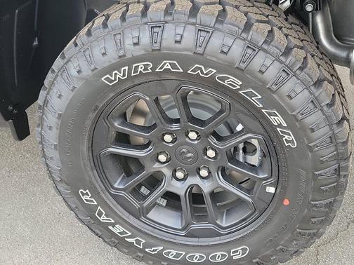 Diamond Black Crystal Pearlcoat 2026 RAM 1500 Rebel