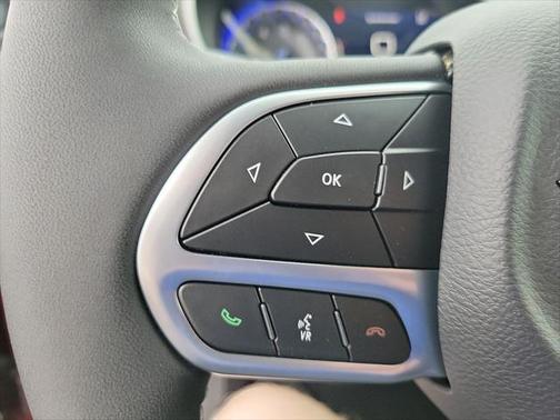 2025 Chrysler Voyager LX