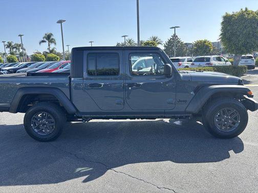 2025 Jeep Gladiator Sport S