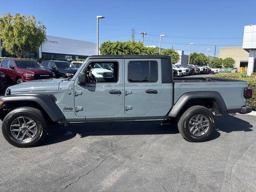 2025 Jeep Gladiator Sport S