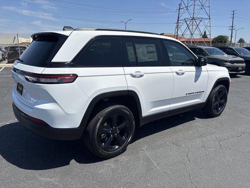 2025 Jeep Grand Cherokee Altitude