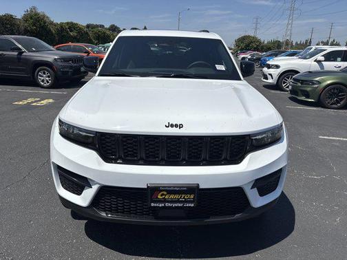 2025 Jeep Grand Cherokee Altitude