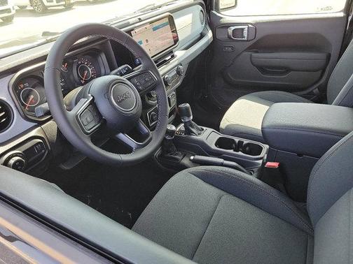 2025 Jeep Gladiator Sport S