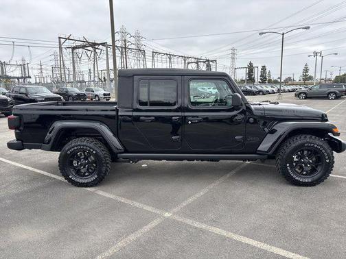 2025 Jeep Gladiator Willys