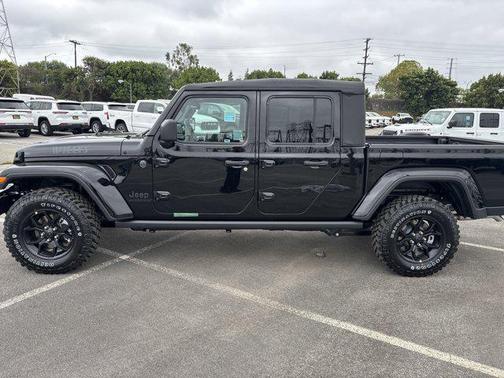 2025 Jeep Gladiator Willys