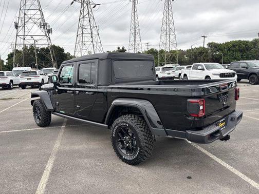 2025 Jeep Gladiator Willys