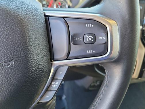 Bright White Clearcoat 2024 RAM 2500 Laramie Crew Cab 4x4 6'4' Box